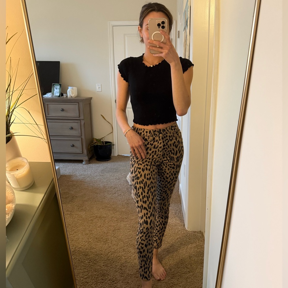Joes Jeans The Charlie High Rise Jeans in Tan Cheetah Print Size 24 
MSRP $218
